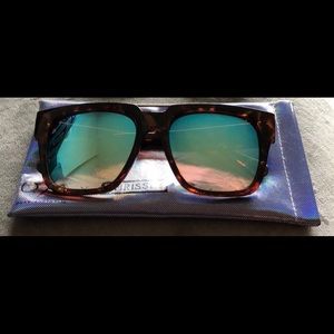 QUAY AUSTRALIA SUNGLASSES